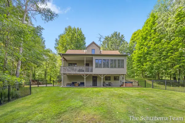 10155 Rogue Pond Drive NE, Rockford, MI 49341