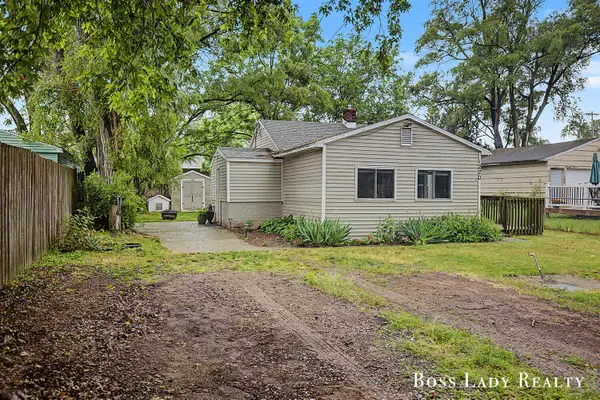 1220 Beechwood Street NE, GrandRapids, MI 49505