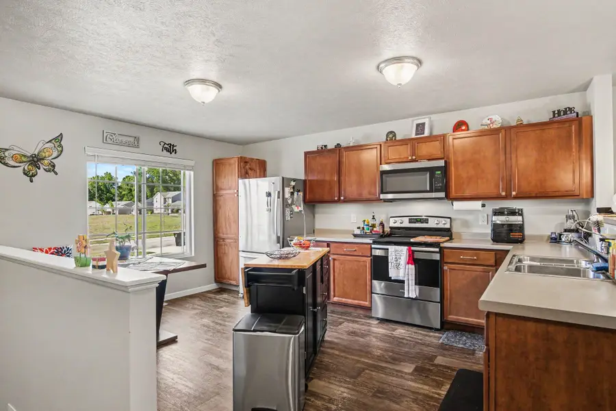 2006 Hillside Drive Unit: 8, Greenville, MI 48838 - #2
