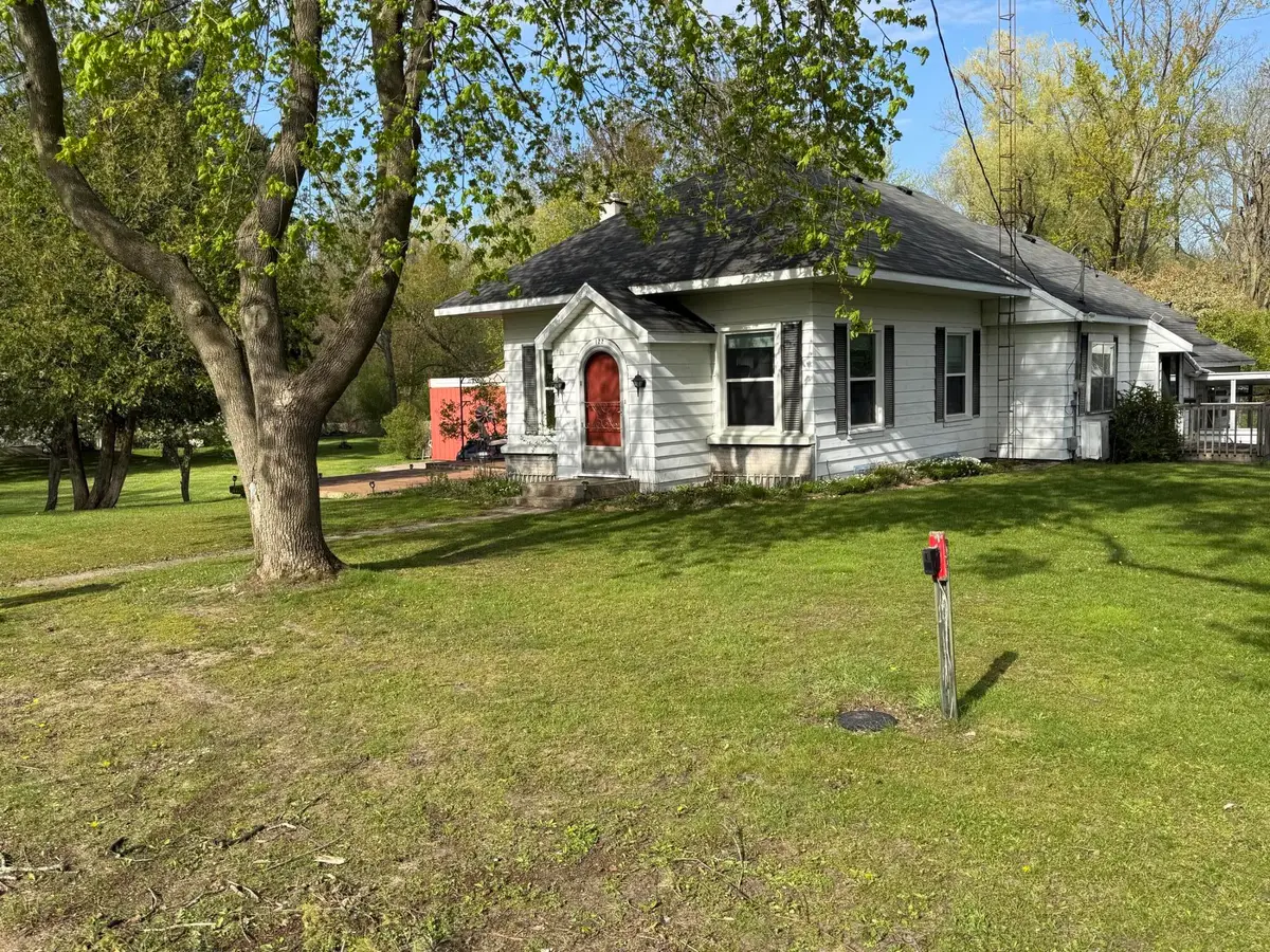 122 N Sherman Street, Howard City, MI 49329 - #1