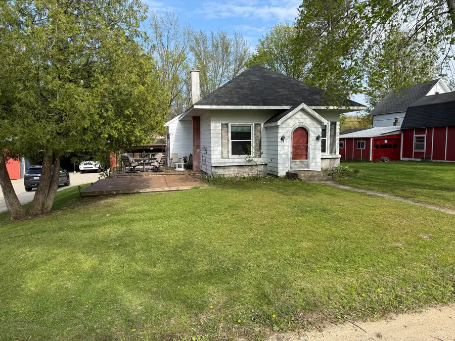 122 N Sherman Street, Howard City, MI 49329 - #3