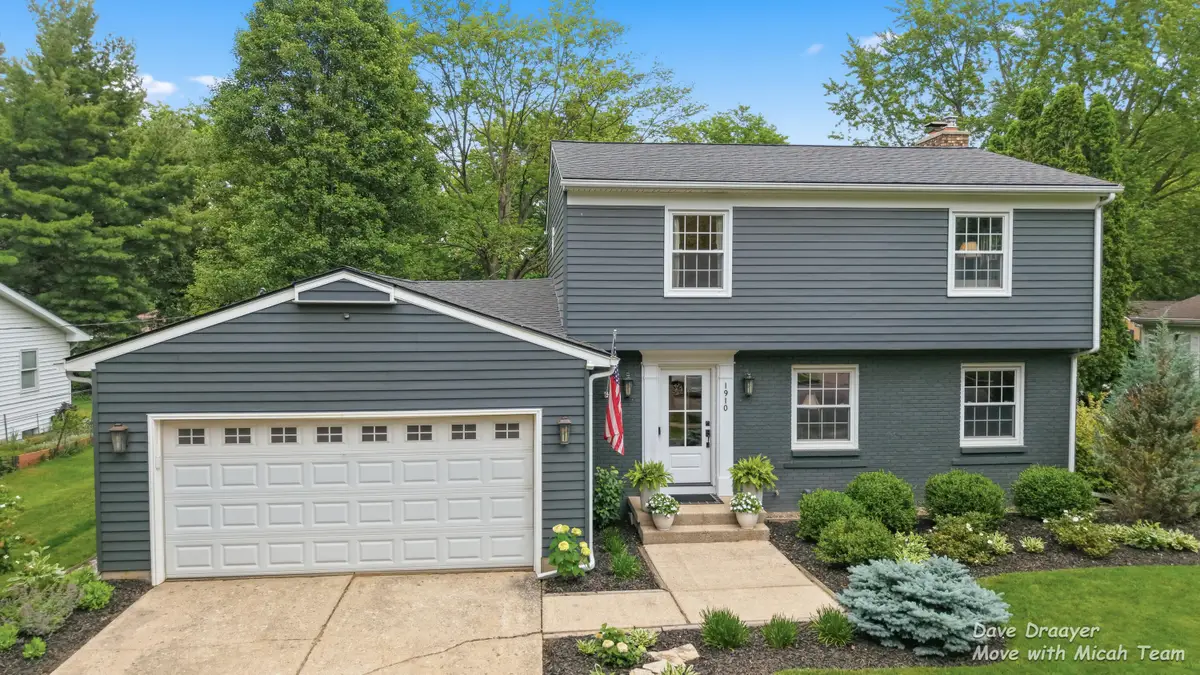 1910 Ridgemoor Drive SE, Grand Rapids, MI 49506 - #1