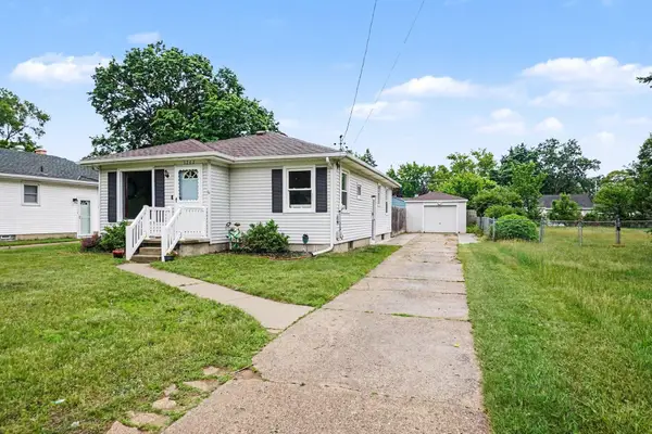 1262 Beechwood Street NE, GrandRapids, MI 49505