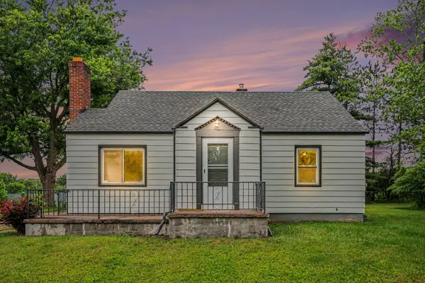 2215 Coolidge Street, Lansing, MI 48906