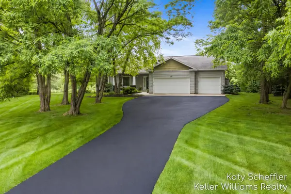 4611 Windcliff Drive NE, Rockford, MI 49341