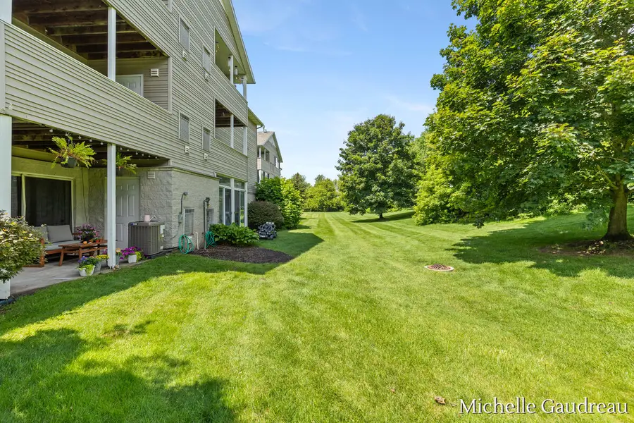 8362 N Jasonville Court SE Building: B Unit: 40, Caledonia, MI 49316 - #2