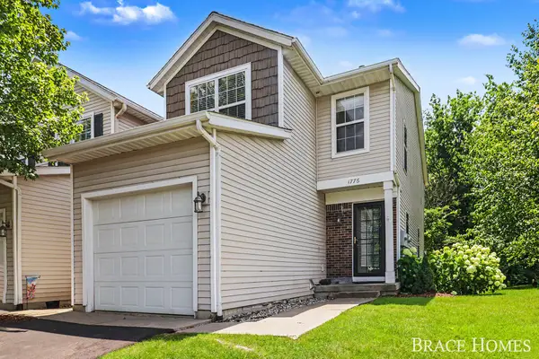 1776 Grand Court NE, GrandRapids, MI 49525