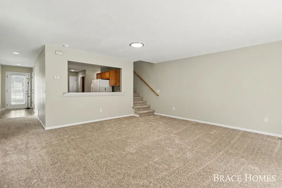 1776 Grand Court NE, Grand Rapids, MI 49525 - #2