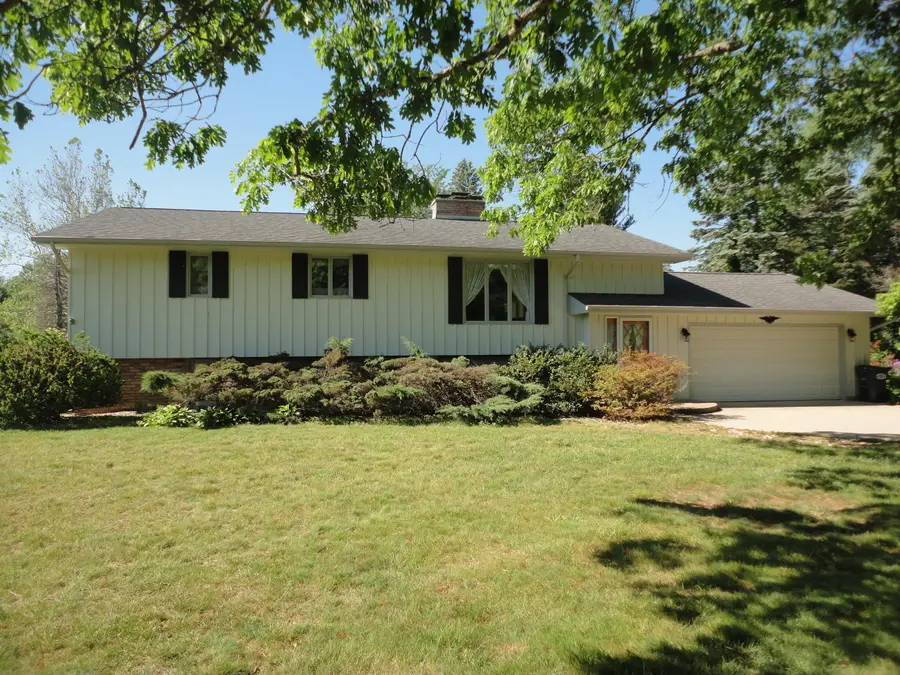 8711 Riverbend Drive, Geneva, MI 49090 - #2