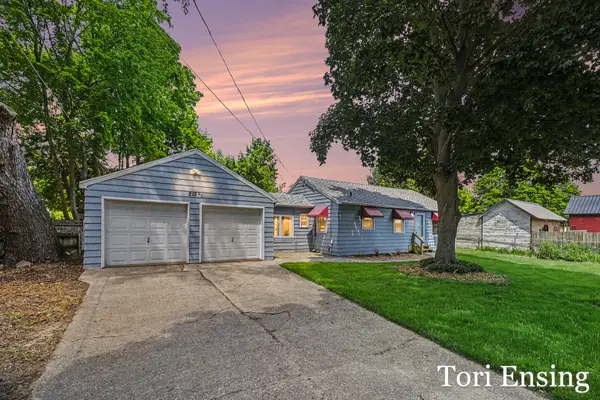 212.5 E Montcalm Street, Greenville, MI 48838