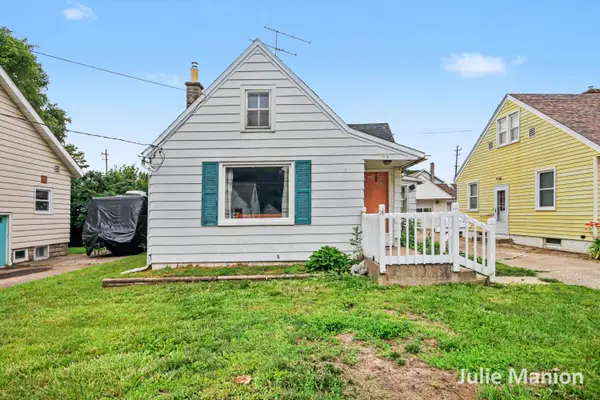 1829 Delwood Avenue SW, Wyoming, MI 49509