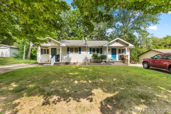 610-612 N Dexter Street, Ionia, MI 48846