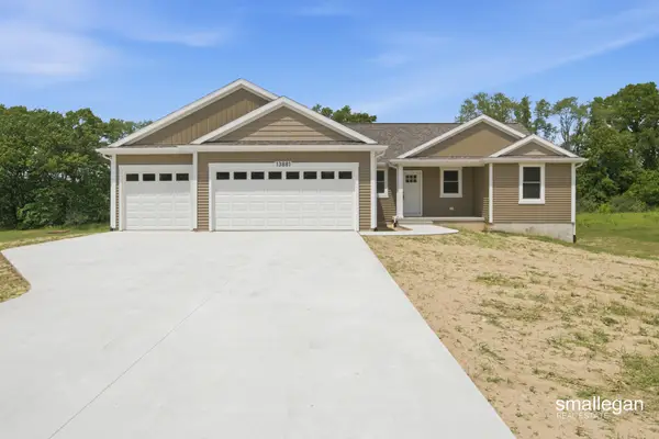 13881 Meadow Oak Drive NE, Greenville, MI 48838