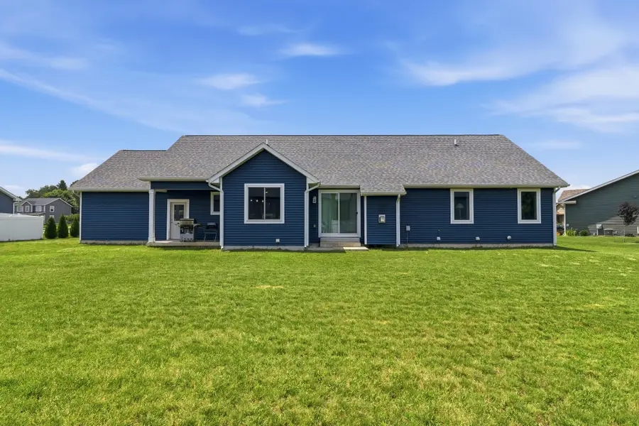 501 E Stoneridge Drive, Plainwell, MI 49080 - #2