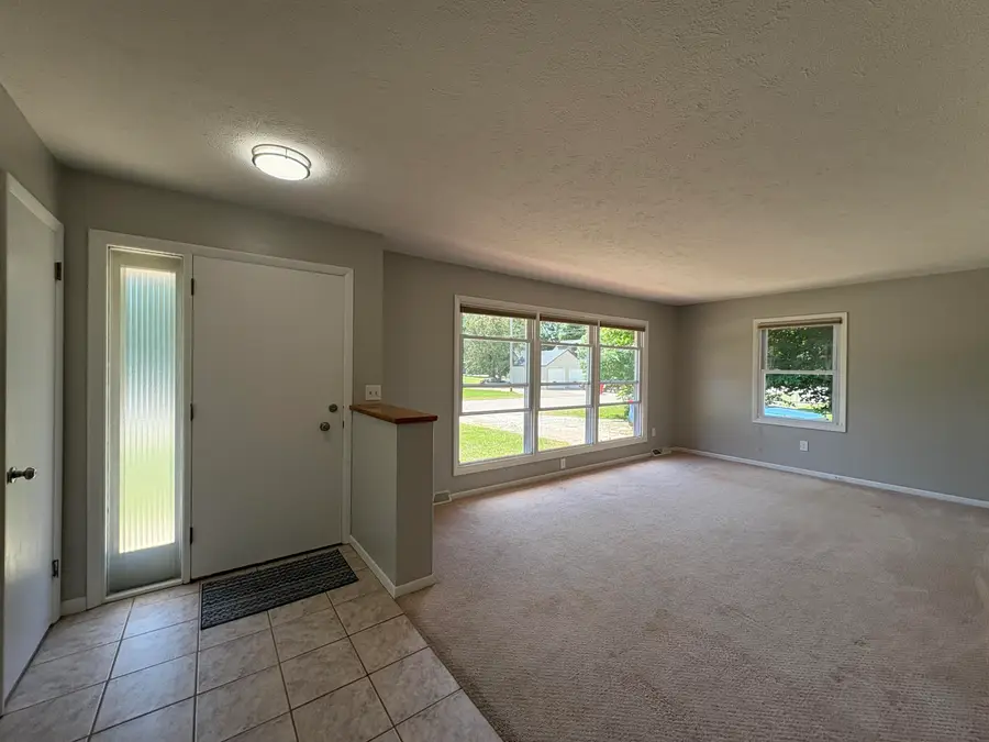 377 W Jefferson Street, Newaygo, MI 49337 - #2