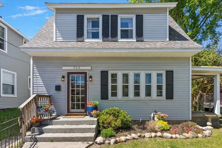 705 Lafayette Avenue NE, Grand Rapids, MI 49503 - #2