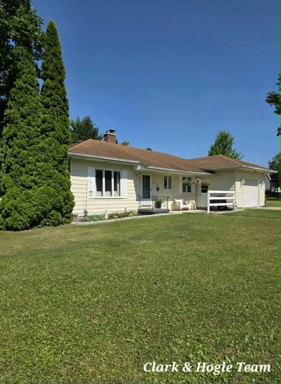 245 S Higham Street, Pewamo, MI 48873 - #3