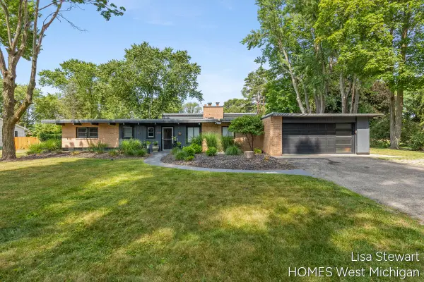 1235 Thornapple River Drive SE, Ada, MI 49301