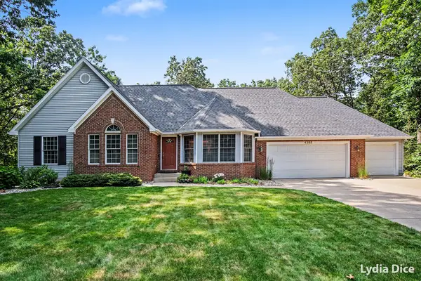 4282 Knapp Valley Court NE, GrandRapids, MI 49525