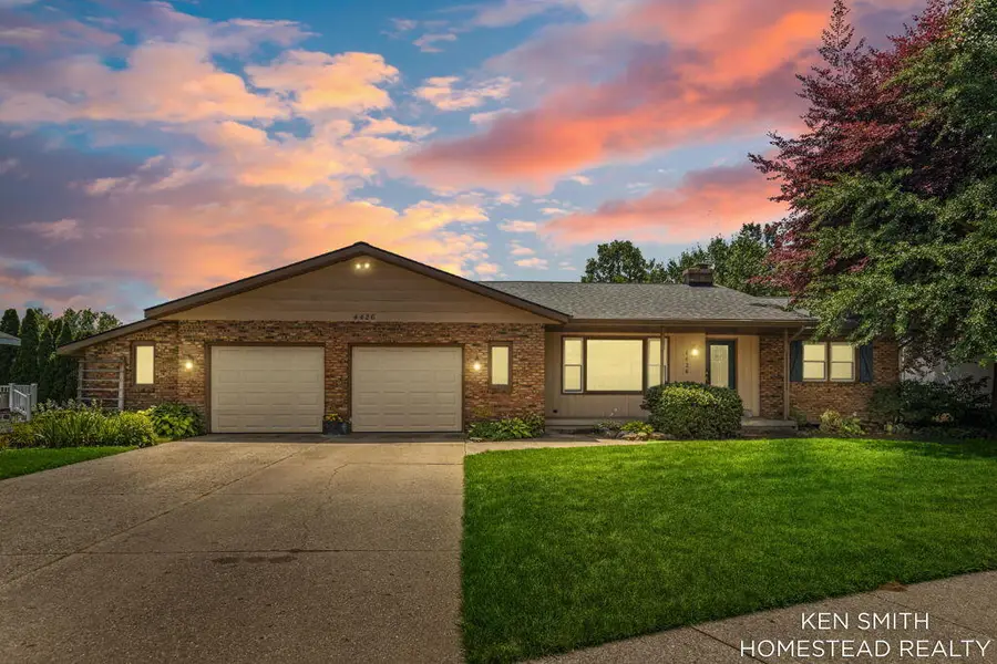 4426 41st Street SW, Grandville, MI 49418 - #2