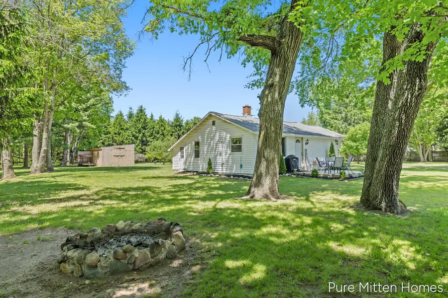 5234 S Johnson Road, Greenville, MI 48838 - #2