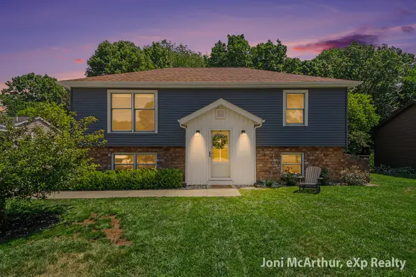 238 Childsdale Avenue NE, Rockford, MI 49341