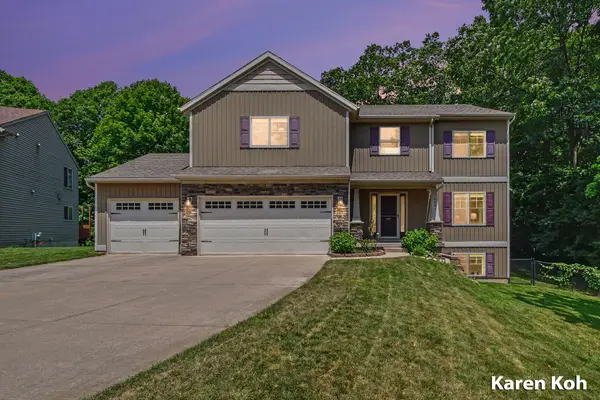 4521 Burton Forest Court SE, GrandRapids, MI 49546