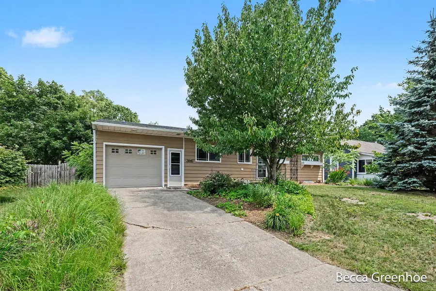3840 Williamson Avenue NE, Northview, MI 49525 - #2