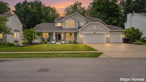 3480 Meadow Grove Drive SE, Kentwood, MI 49512