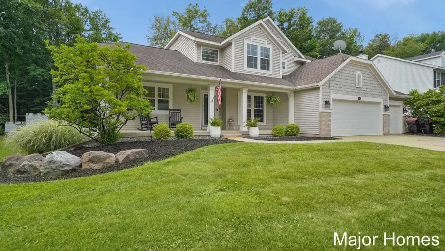 3480 Meadow Grove Drive SE, Kentwood, MI 49512 - #2