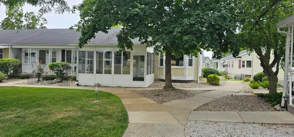 1009 Village Lane Unit: 210, Jenison, MI 49428