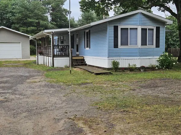 14166 Red Pine Drive NW, KentCity, MI 49330