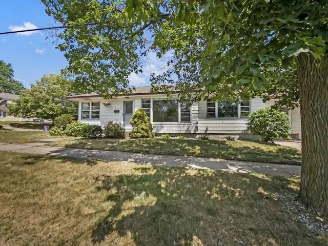 2320 Diamond Avenue NE, Grand Rapids, MI 49505 - #2