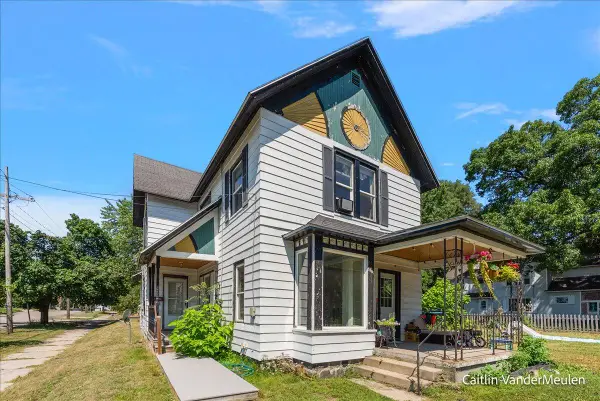 1501 College Avenue NE, GrandRapids, MI 49505