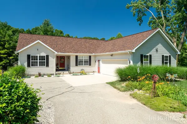 2385 Hidden Timbers Trail NE, Rockford, MI 49341