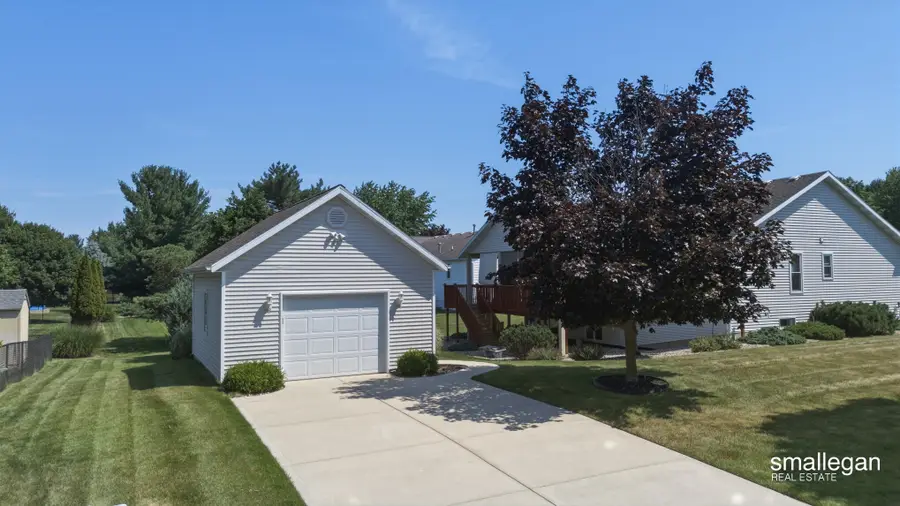 1017 Sunset Hills Court NW, Walker, MI 49534 - #2