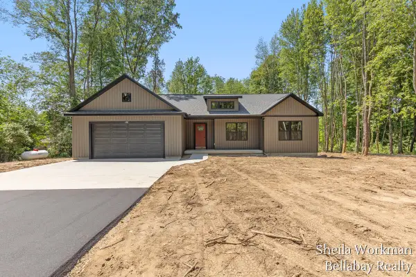 6381 Wood School Road, Freeport, MI 49325