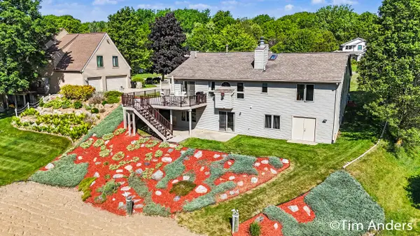 6090 Arroyo Vista Drive NE, Rockford, MI 49341