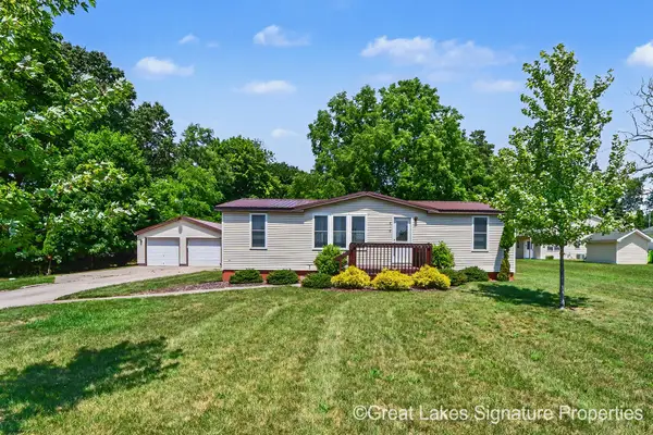 618 E Benton Street, Greenville, MI 48838