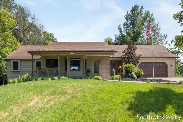 2484 Shadow Lake Court NE, GrandRapids, MI 49505