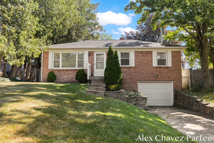 2207 Tremont Boulevard NW, Grand Rapids, MI 49504 - #3