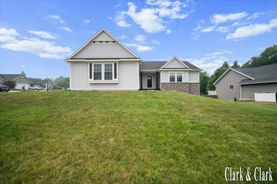 3155 Sandy Drive SW, Grandville, MI 49418 - #2