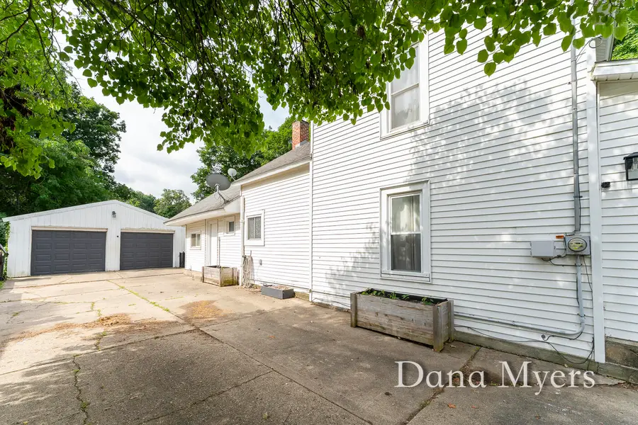 628 E Walnut Street, Hastings, MI 49058 - #3