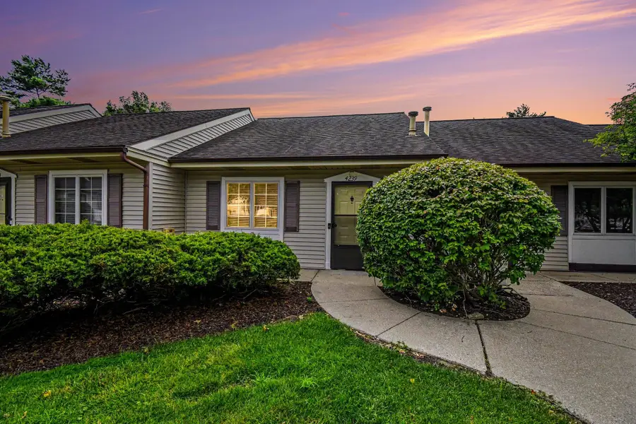 4239 SE Eastcastle Court SE Building: -, Grand Rapids, MI 49508 - #3