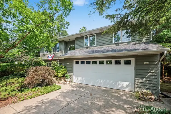 4872 Oakway Court NE, GrandRapids, MI 49525