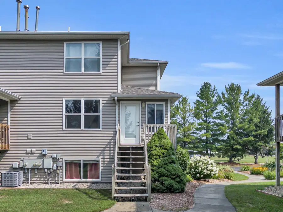 8450 N Center Park Drive SW Building: 4 Unit: 11, Byron, MI 49315 - #3
