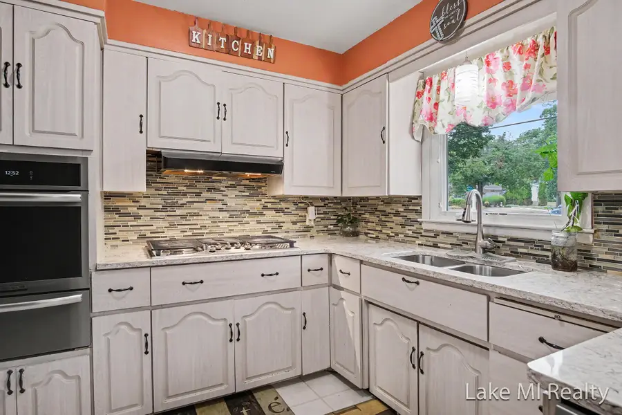 938 Calvary Avenue NW, Grand Rapids, MI 49504 - #2