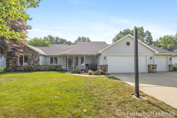 1900 Cherry Run Drive NW, GrandRapids, MI 49504