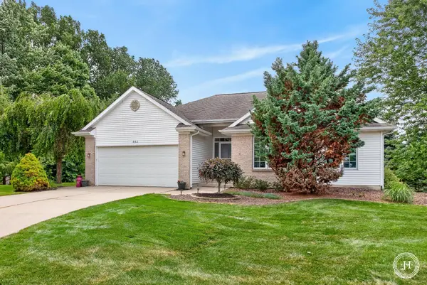 953 Sunset Hills Court NW, GrandRapids, MI 49534