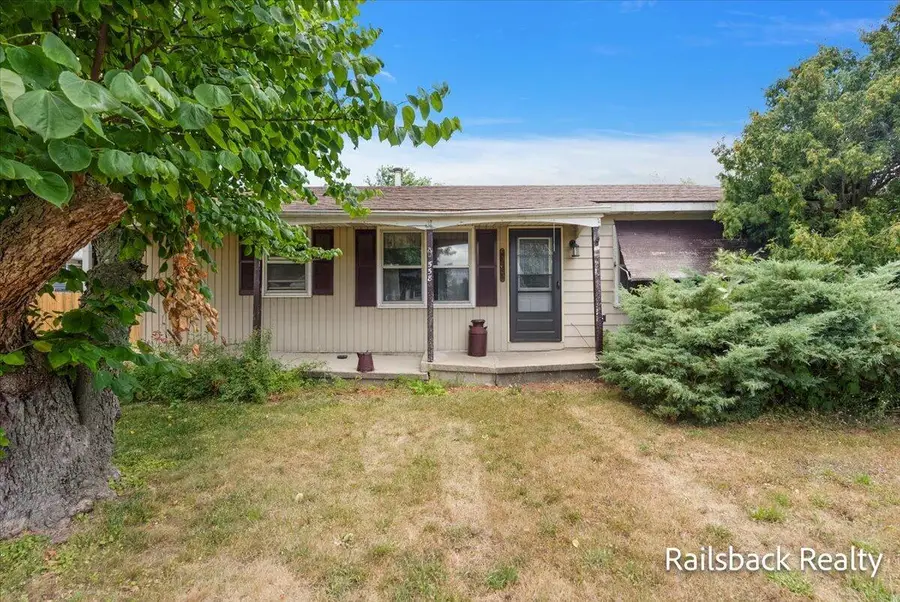 558 S Union Street, Sparta, MI 49345 - #2